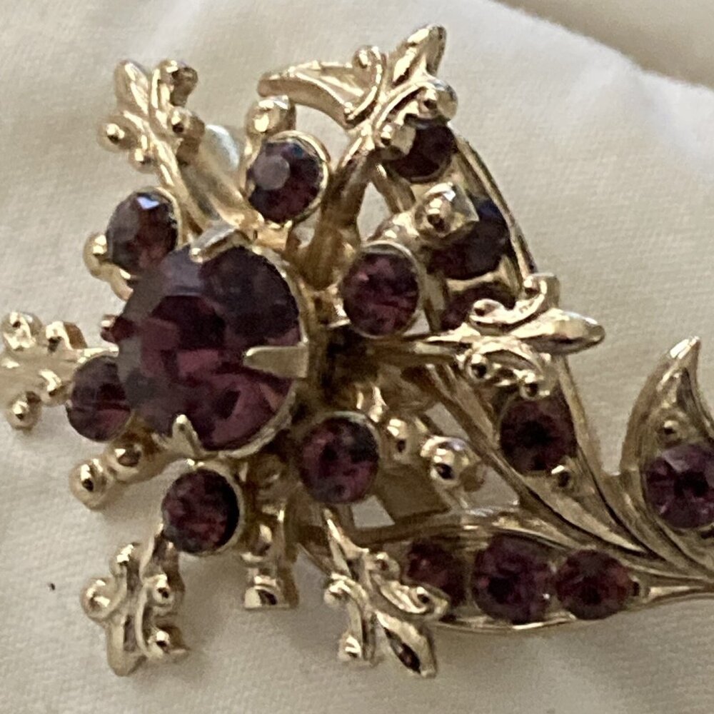 Vintage Brooch Dainty Starburst Rhinestone Flower Metal Pin Brigerton Core